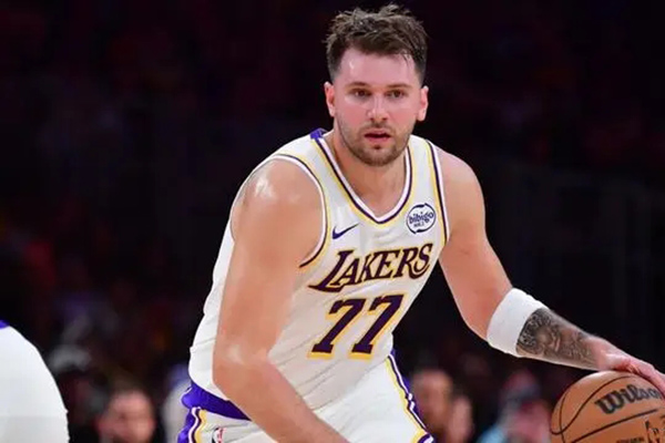 湖人主帅雷迪克透露东契奇回归时间表 周日战<a href=/halkan/lanqiuzhibo/76ers/ target=_blank class=infotextkey>76人</a>成潜在复出战