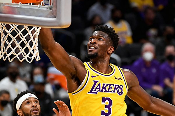 <a href=/halkan/lanqiuzhibo/lakers/ target=_blank class=infotextkey>湖人</a>季前赛首胜:艾顿26分钟砍14+8,直言要做防守锚点